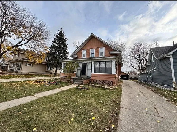 538 1st Ave SE, Sioux Center, IA 51250