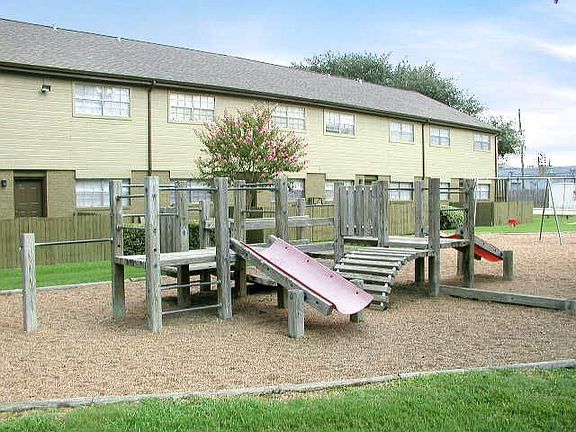 2nd image of 600 Nottingham Oaks Trl #242