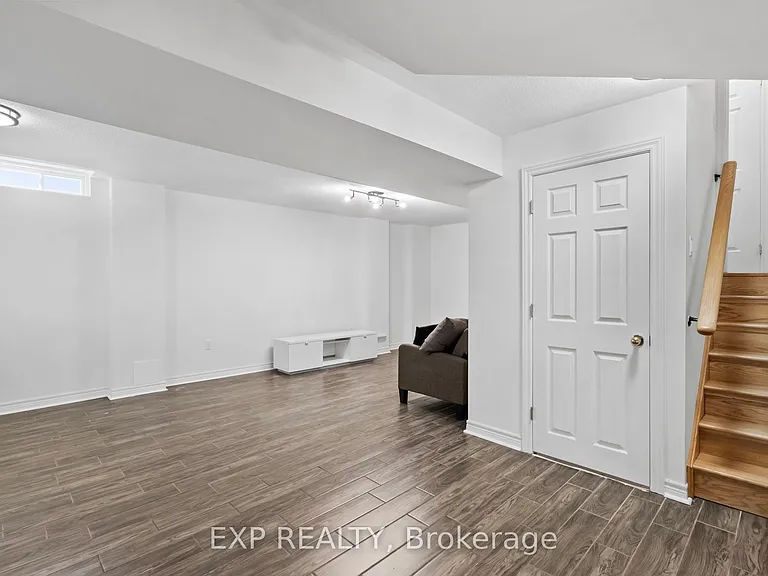 131 Greenwood Rd — Photo 26