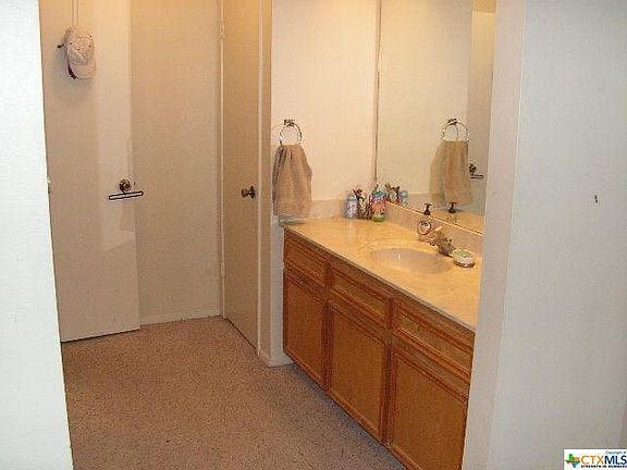3rd image of 205 Sonnyland Dr