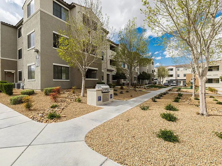 CHANDLER APARTMENT HOMES — Photo 19