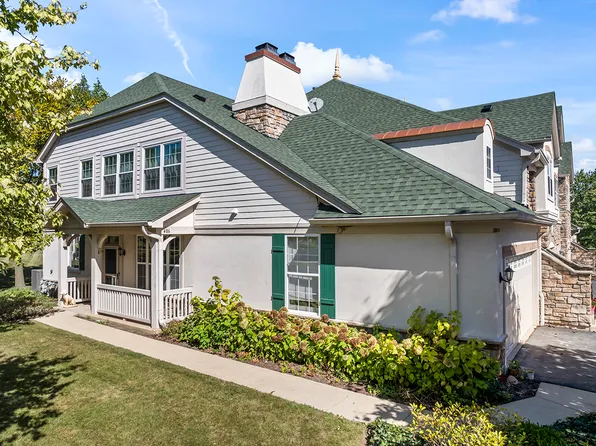 486 Bay Tree Cir, Vernon Hills, IL 60061