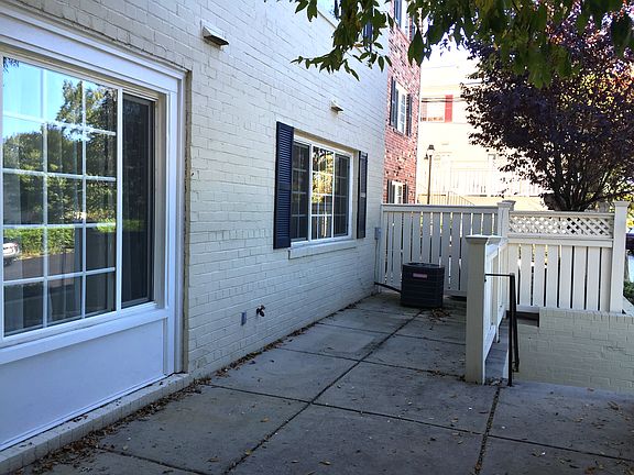 5th image of 1421A N Van Dorn St