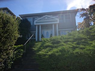 3042 W Viewmont Way W, Seattle, WA 98199