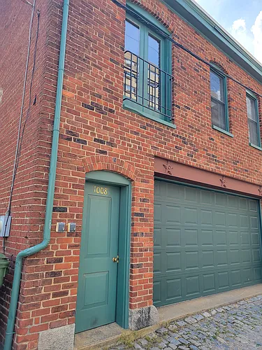 1008 W Franklin St Photo 1