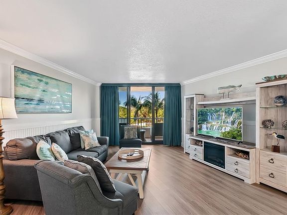 4th image of 440 Seaview Ct APT 201