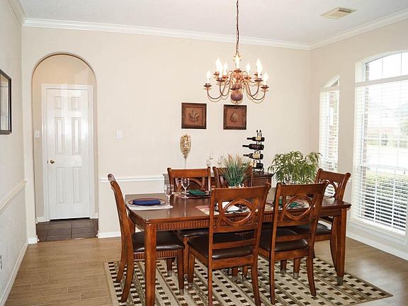 4th image of 3311 Lawson Dr