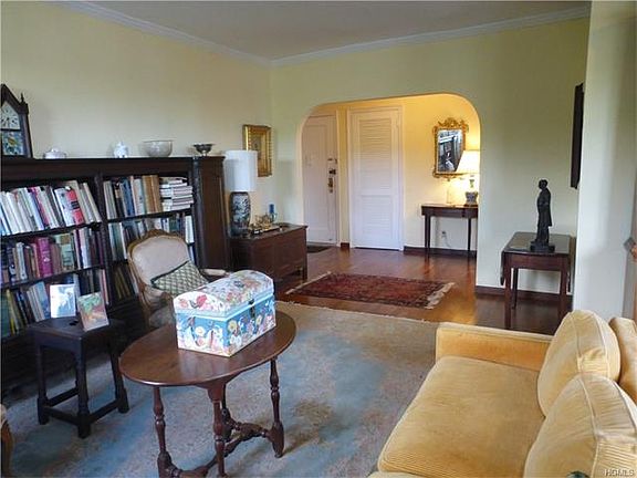 5th image of 16 N Chatsworth Ave APT 606