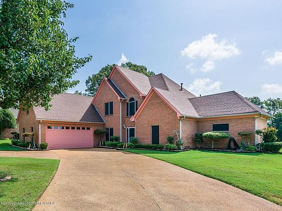 388 Nicklaus Cv. Side View 2