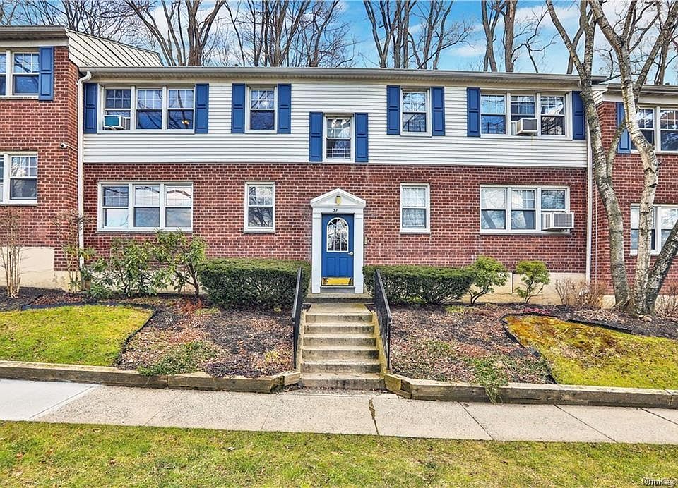 1st image of 38 Underhill Ave APT 2B