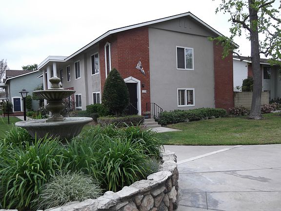 entry view with fountain
