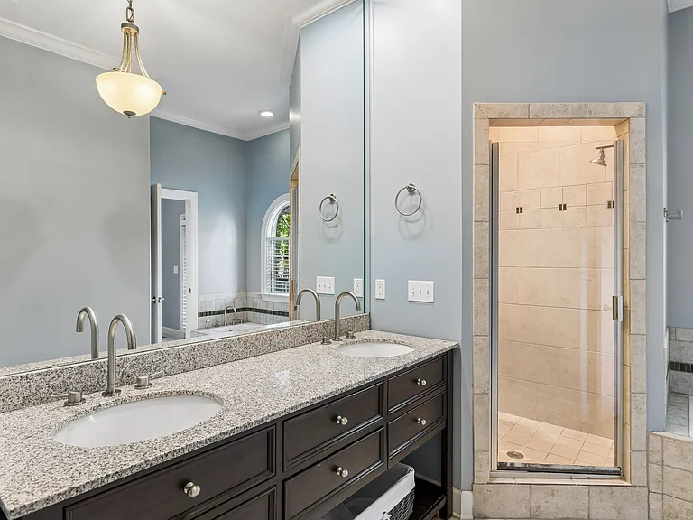 1011 Bate Ave — Photo 17