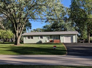 205 W Roberts Dr, Mt Zion, IL 62549