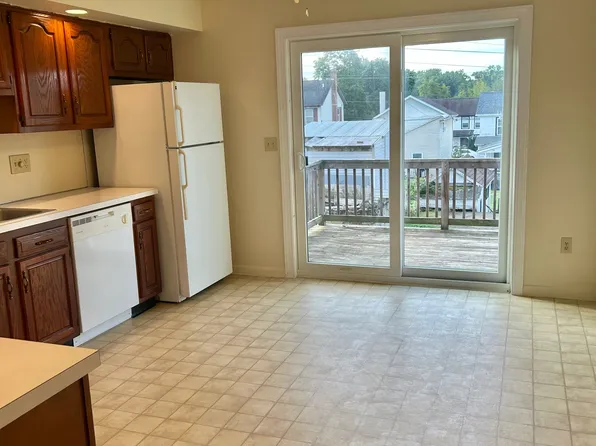 106 W 3rd St APT A, Hershey, PA 17033