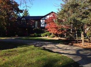 262 Paradise Rd, East Amherst, NY 14051