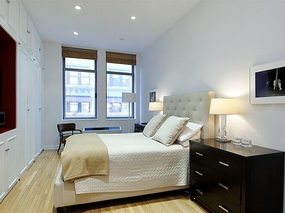 3rd image of 252 7th Ave APT 4G