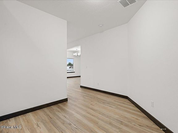 3rd image of 2947 N Neptune St