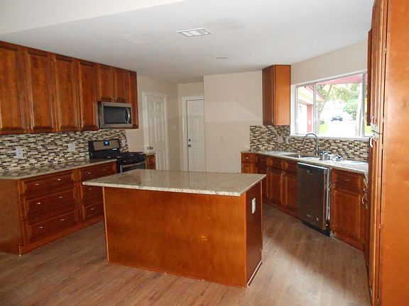 4th image of 20410 Landshire Dr