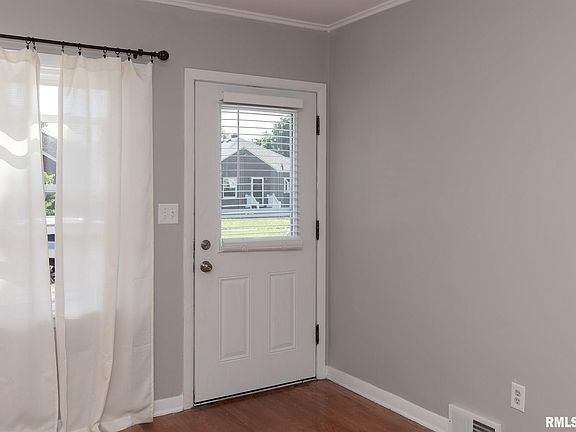 5th image of 2318 E Lombard St