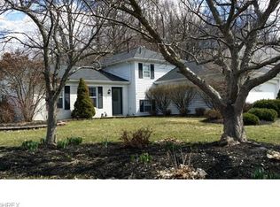 6961 Grace Dr, Olmsted Township, OH 44138