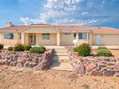 8827 Sierra Vista Rd, Phelan, CA, 92371