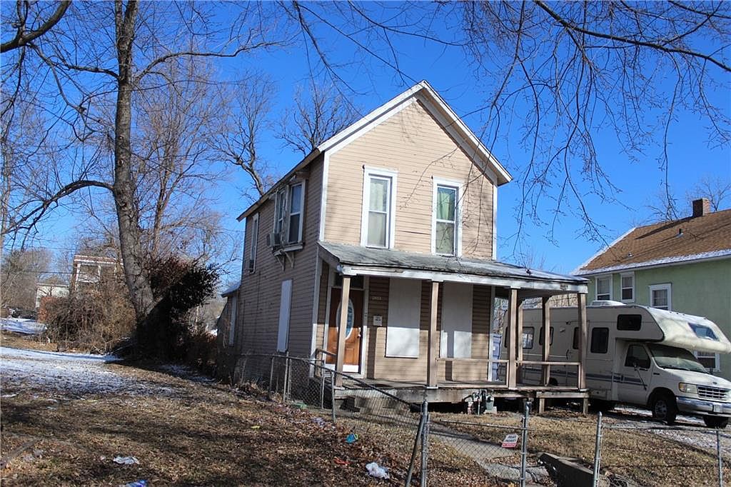 2612 E 10th St, Kansas City, MO 64127 Zillow