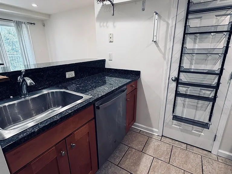 920 Jefferson St #303 — Photo 9