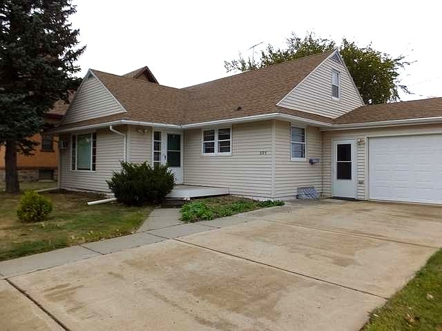 1st image of 309 Ash Ave W