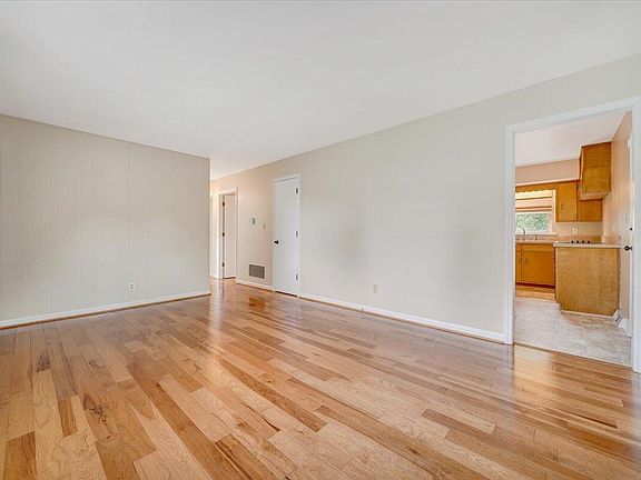 4th image of 205 Orlando Ave
