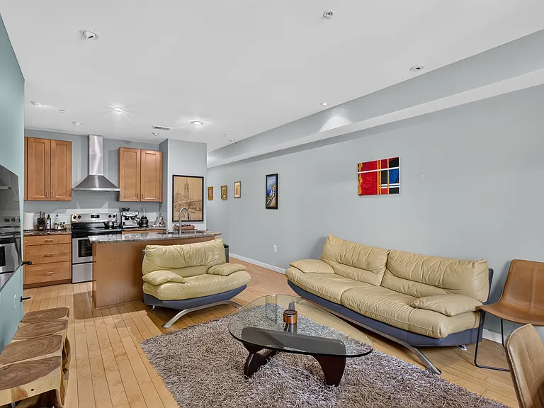 1917 2nd St NE #201 — Photo 2