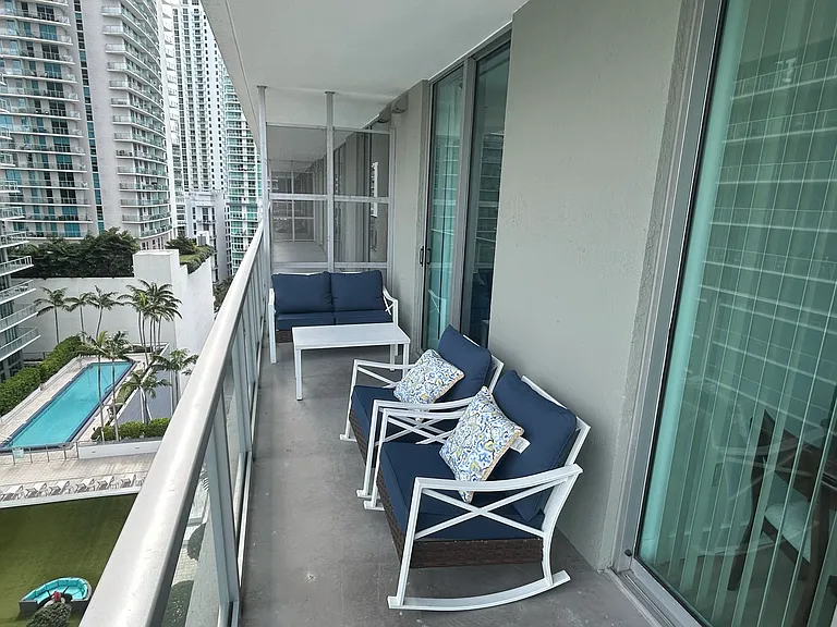 79 SW 12th St #1710 — Photo 9