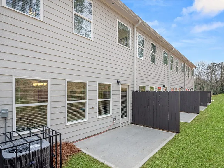 4270 Notting Hill Dr SW — Photo 5