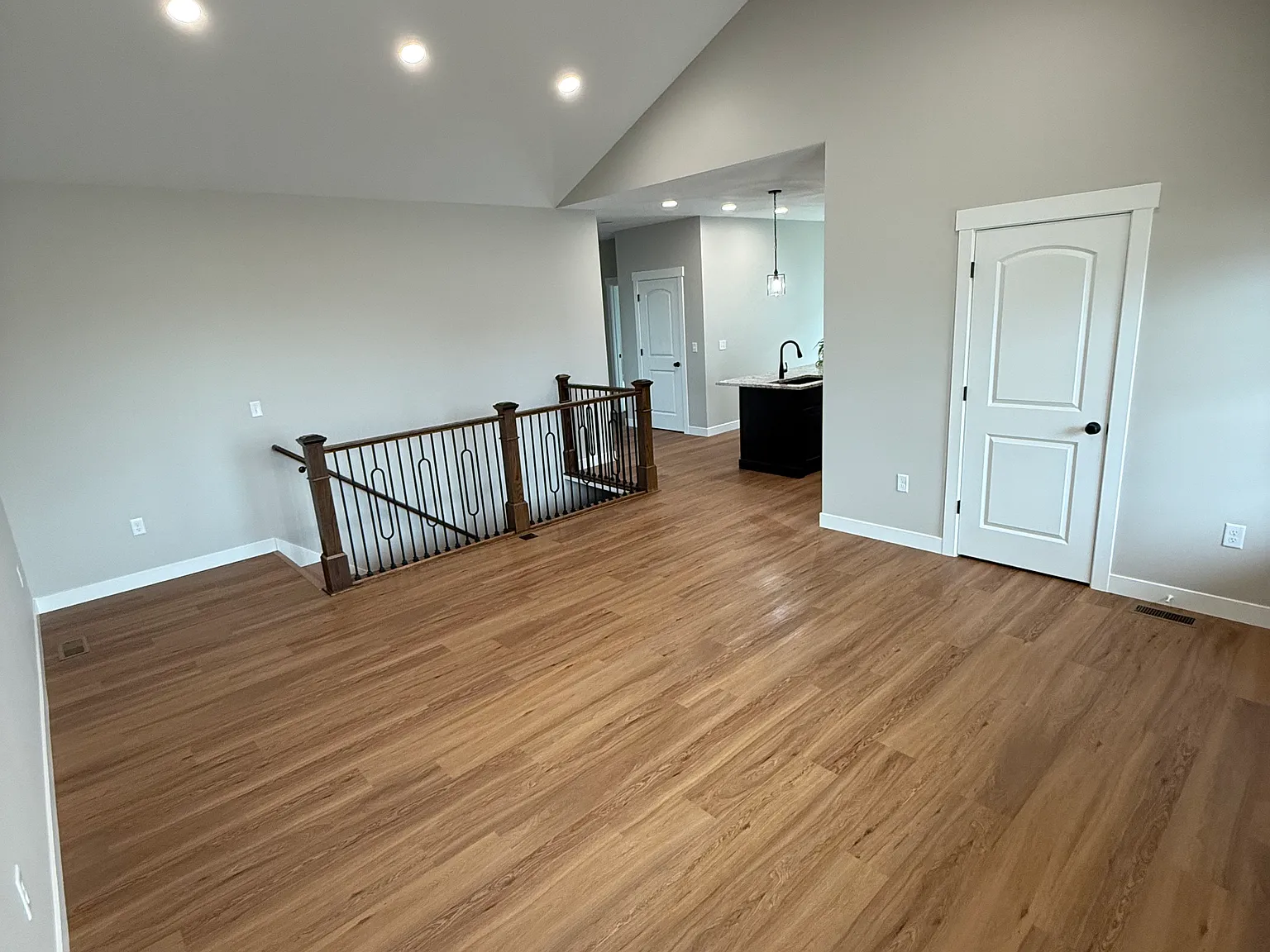 3 bed, 1410 sqft, $2,500 — Photo 3