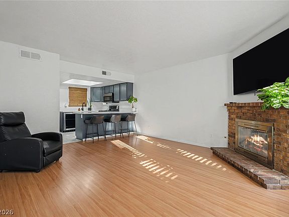 3rd image of 515 Sellers Pl