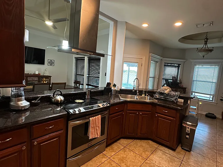 2400 Denton Creek Ave — Photo 13
