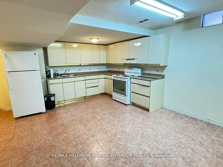 316 Valleymede Dr #BASEMENT — Photo 2