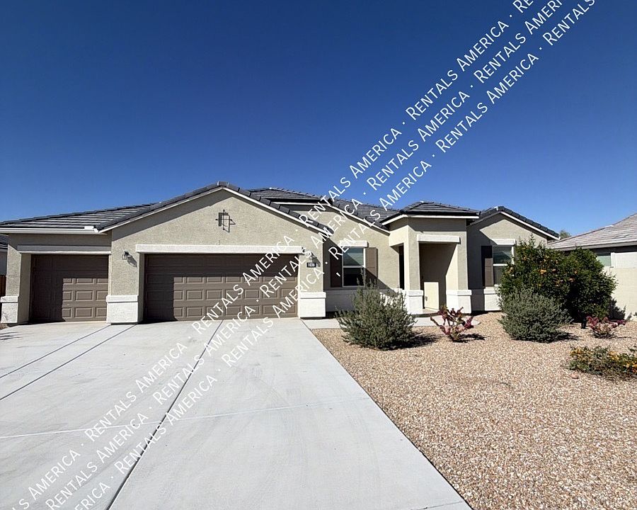 1st image of 1038 W Castle Ct