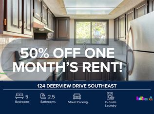 124 Deerview Dr SE, Calgary, AB T2J6G9