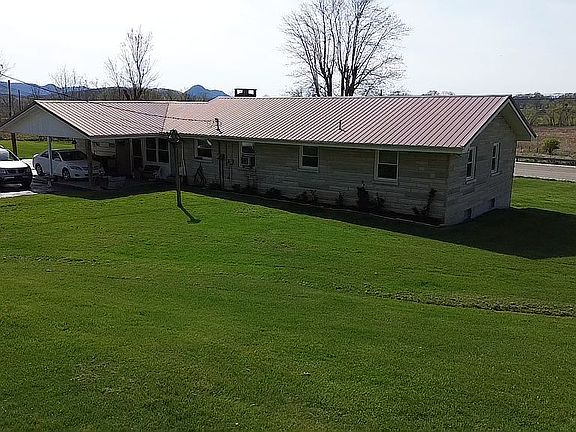 3rd image of 755 McKee Rd