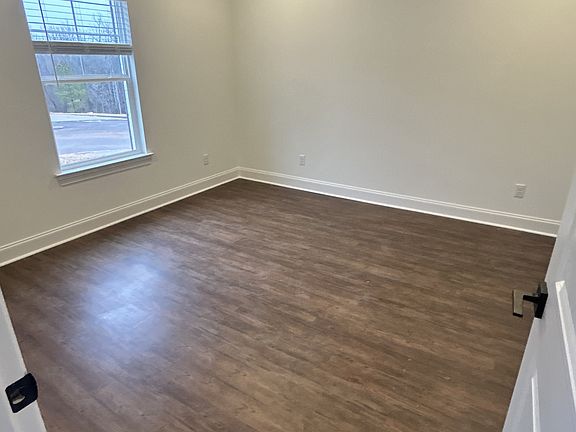 4th image of 531 Rosewood Ln #1011