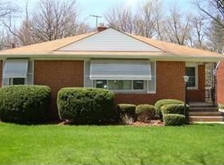 6192 Stratford Dr, Parma Heights, OH