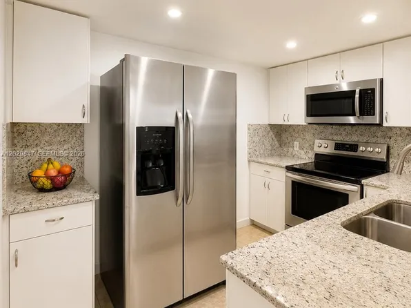 1460 NE 169th St APT 108, North Miami Beach, FL 33162