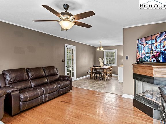 5th image of 239 Harris Avenue