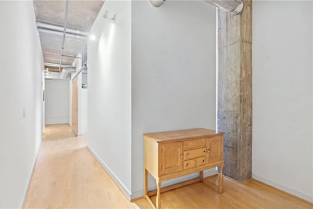 1 bed, 1.0 bath, 1332 sqft, $1,950 — Photo 4
