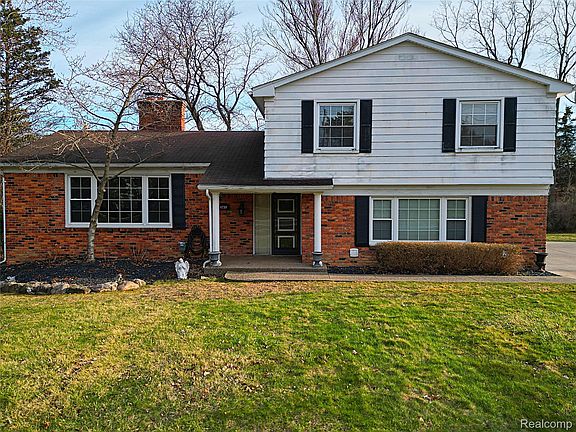 3rd image of 4739 Quarton Rd