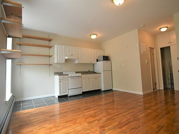 3rd image of 370 W 116th St #2A