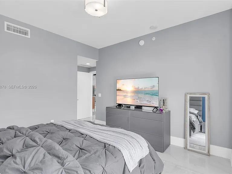 17111 Biscayne Blvd #602 — Photo 14