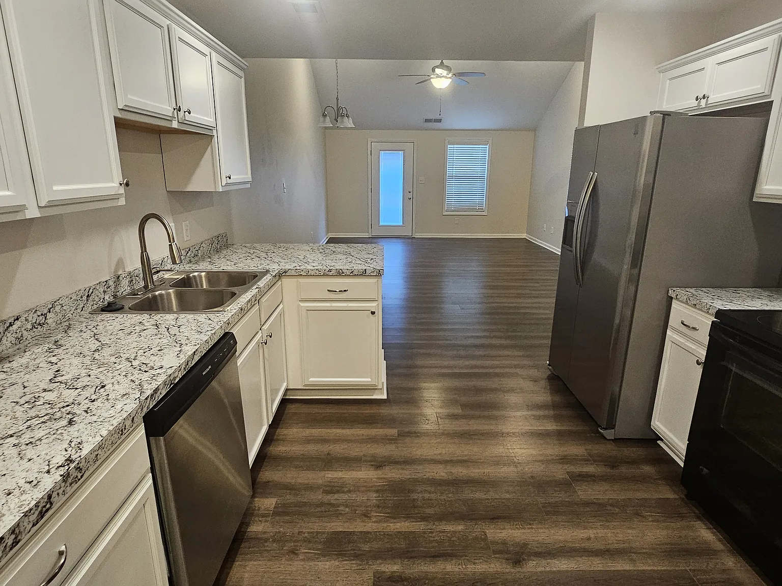 2 bed, 1200 sqft, $1,395 — Photo 3