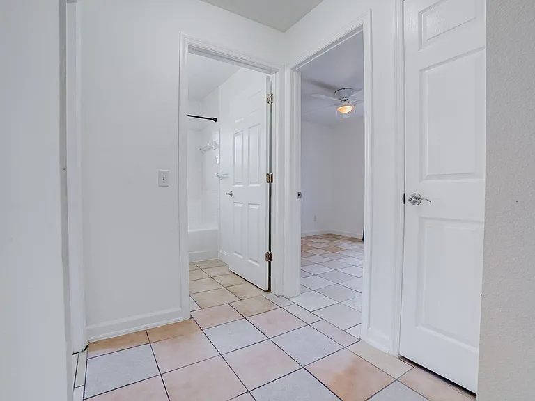 942 Whisler Ct — Photo 26