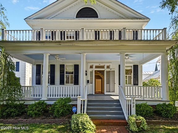 4th image of 102 W Gale Street